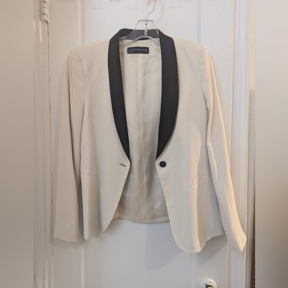 Zara Woman Beige and Black Shawl Collar Blazer Size L